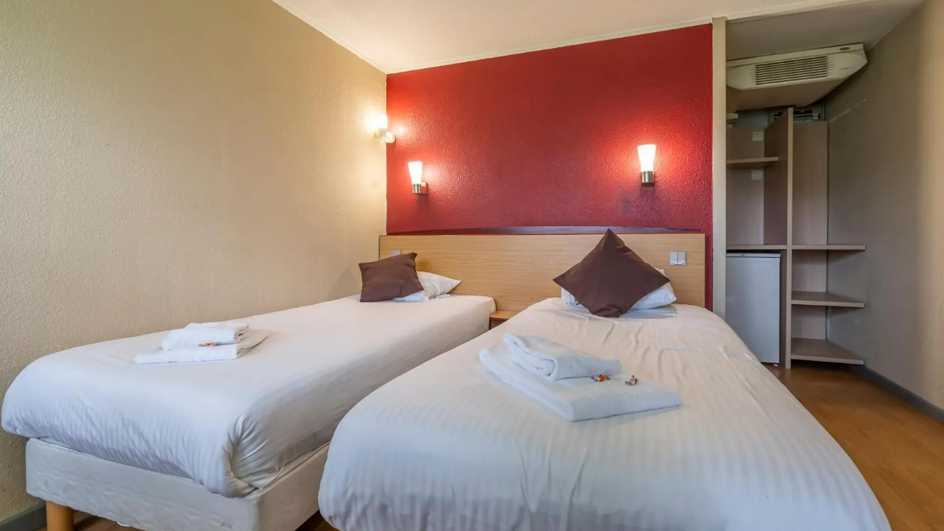 Sleep & Go Brugge Hotel 0*, Bruges